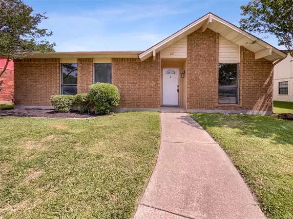 221 Boxwood Drive, Mesquite, TX 75150