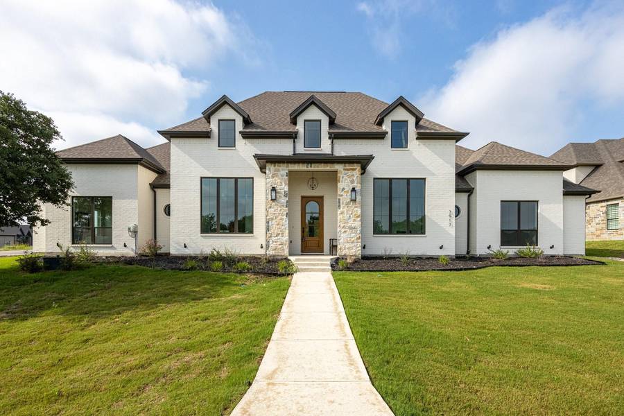 3917 Legend Trail, Granbury, TX 76049