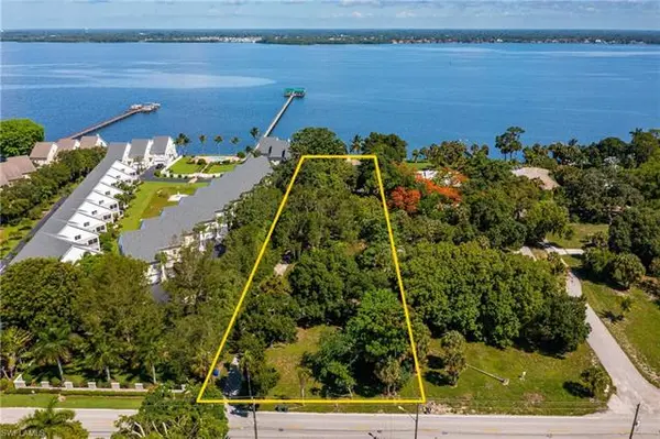 3673 Edgewood AVE, Fort Myers, FL 33916