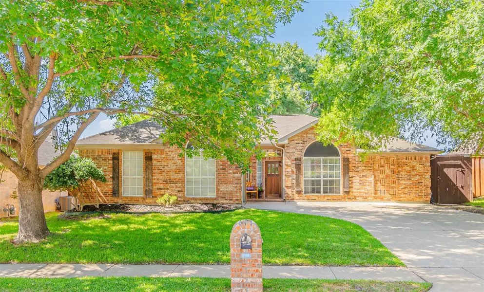 724 Saddleback Lane, Flower Mound, TX 75028