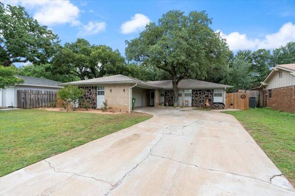 2902 SE 6th Street, Mineral Wells, TX 76067