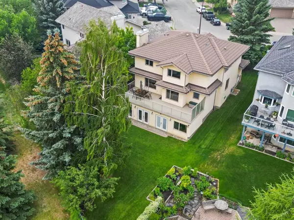 Calgary, AB T3L 1V2,76 Scenic Ridge CRES NW