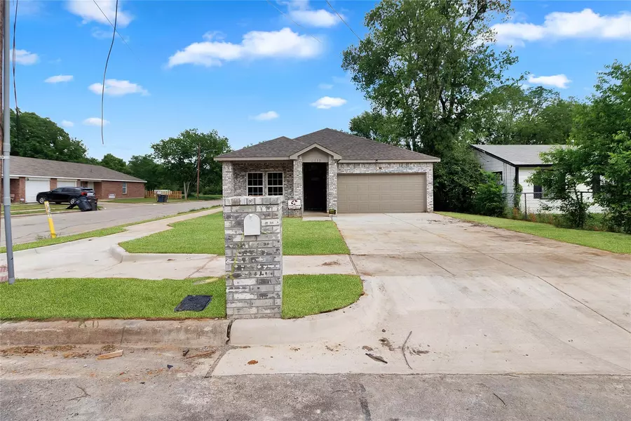 1733 Dillard Street, Fort Worth, TX 76105