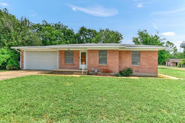 308 S Carter Street, Whitewright, TX 75491