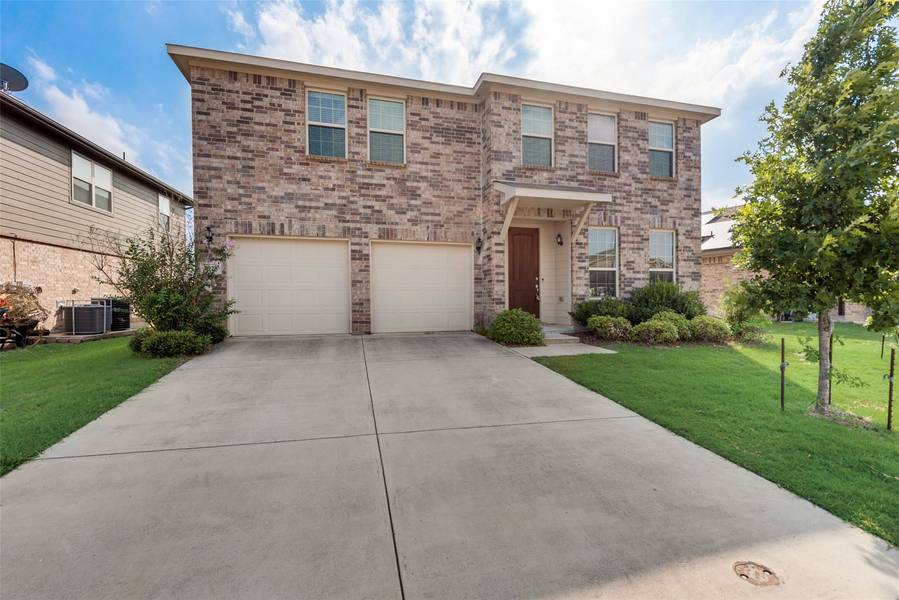 2928 Big Horn Bluff Court, Fort Worth, TX 76108