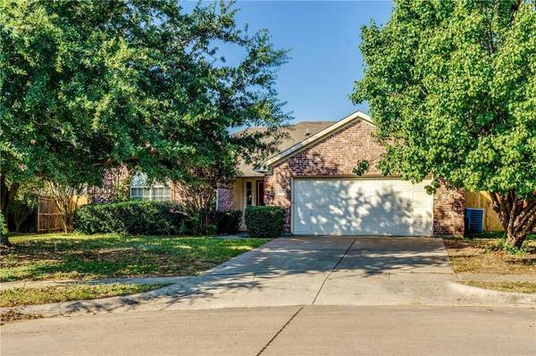 805 Rye Glen Court, Saginaw, TX 76179