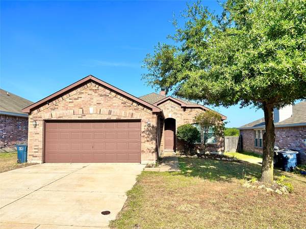 8028 Summer Stream Drive, Fort Worth, TX 76134