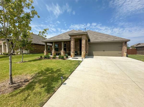 272 Scout Drive,  Waxahachie,  TX 75165