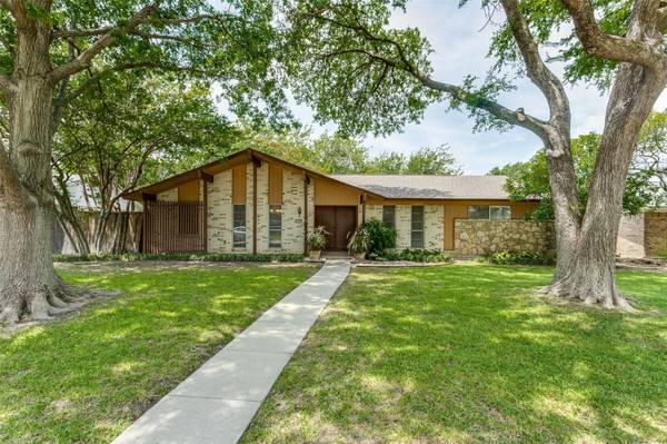 704 Carleton Drive, Richardson, TX 75081