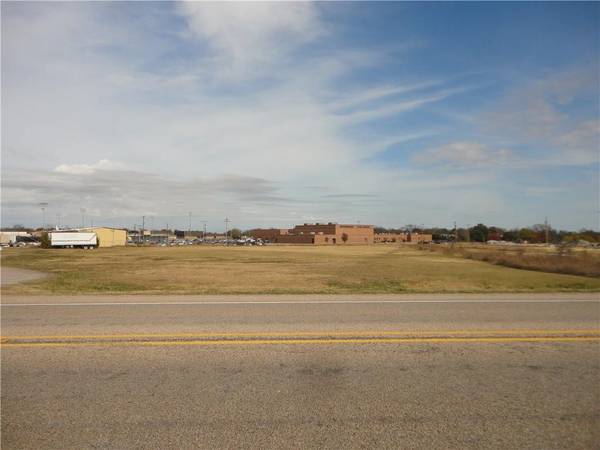 416 S US Highway 69, Whitewright, TX 75491