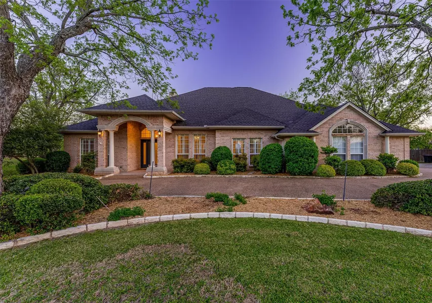 5911 Nutcracker Drive, Granbury, TX 76049