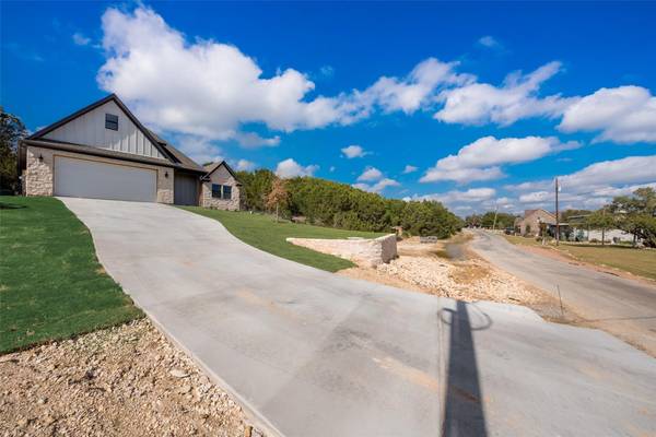 2410 Steepleridge Circle, Granbury, TX 76048