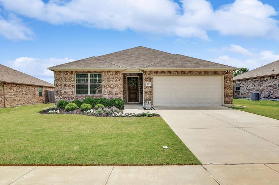 413 Highmeadow Drive, Aubrey, TX 76227