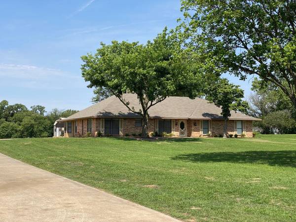 1074 CR 2106, Pittsburg, TX 75686