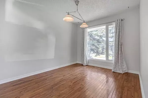 Calgary, AB T3K 1M8,95 Beddington WAY NE