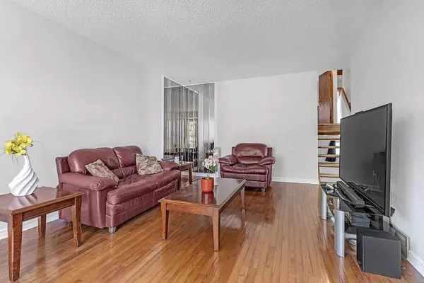 Calgary, AB T3K 1M8,95 Beddington WAY NE