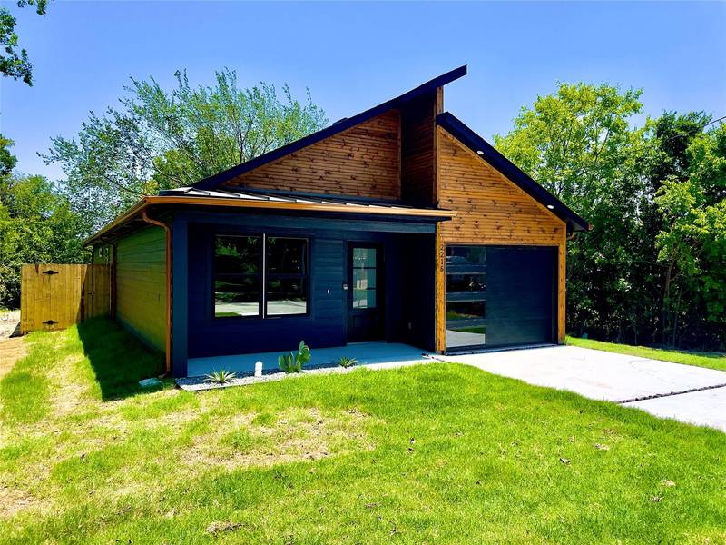 2215 Gordon Street, Greenville, TX 75401