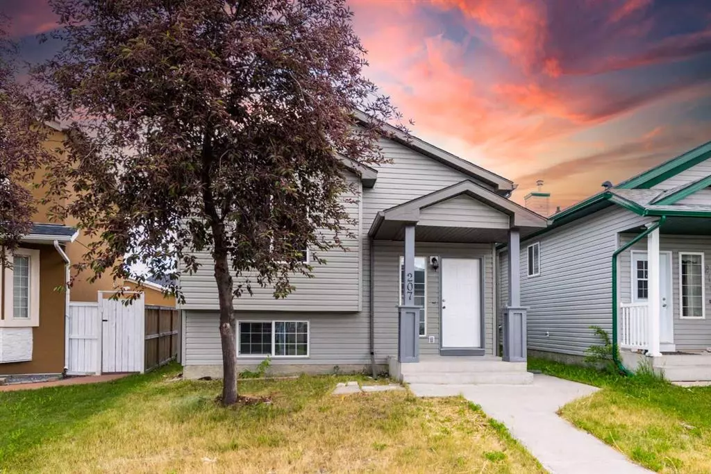 Calgary, AB T3J 4L6,207 Martinvalley CRES NE