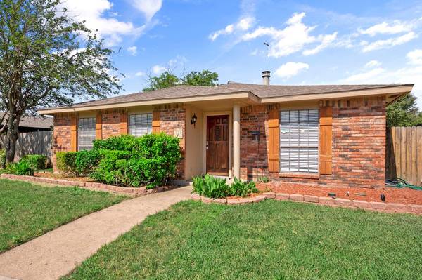 1842 Sandra Lane, Grand Prairie, TX 75052