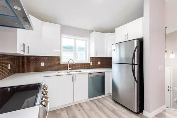 Calgary, AB T3J 4L6,207 Martinvalley CRES NE