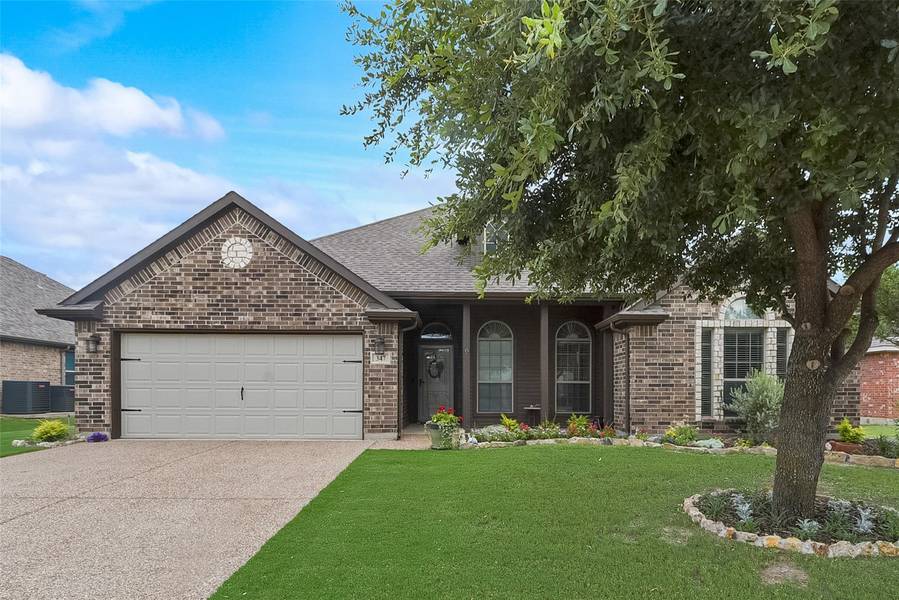 347 Cedar Crest Drive, Justin, TX 76247