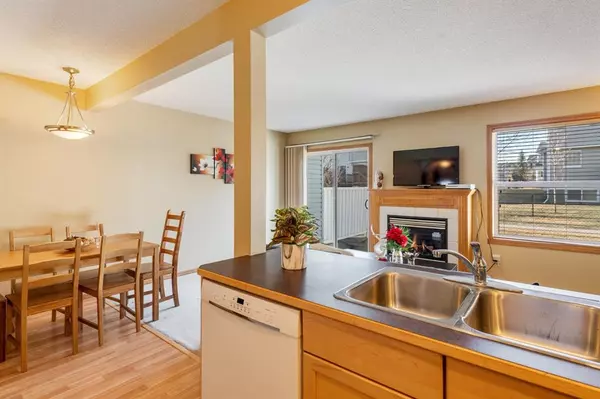 Calgary, AB T3K 5X4,68 Country Village CIR NE