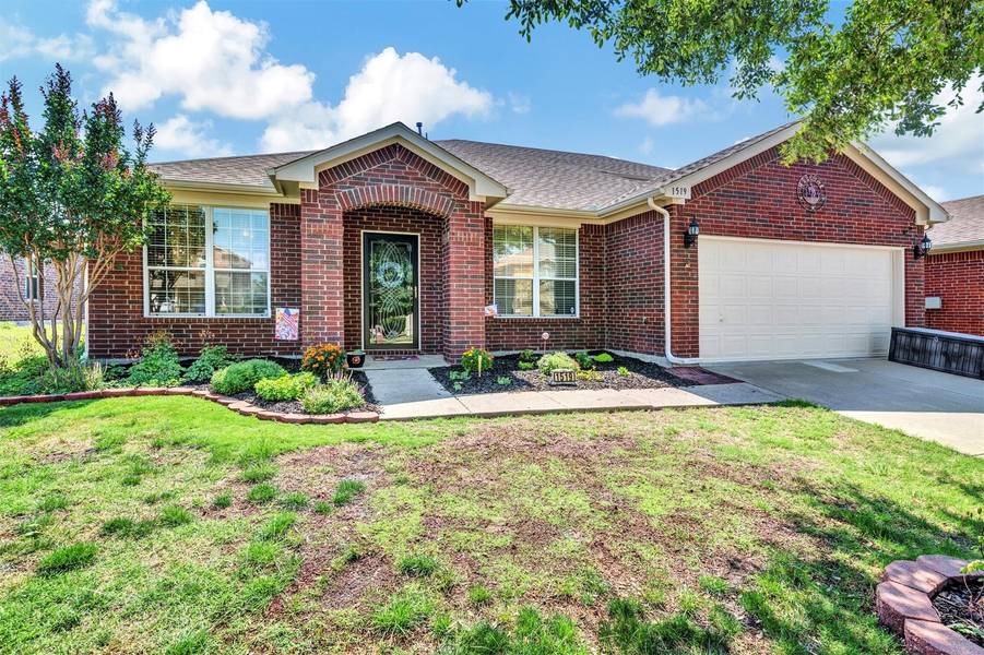 1519 Stanford Drive, Van Alstyne, TX 75495