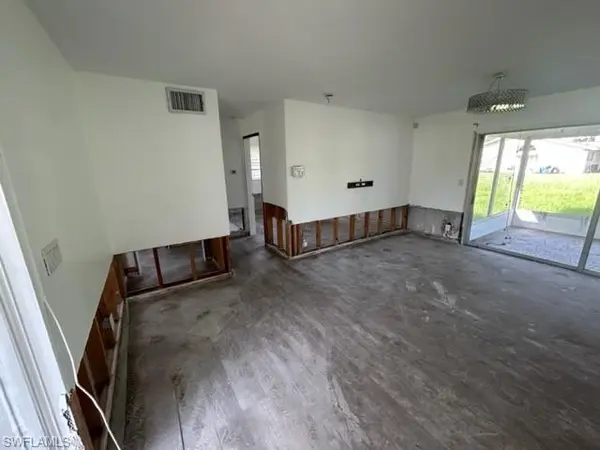 5234 Sunnybrook CT, Cape Coral, FL 33904