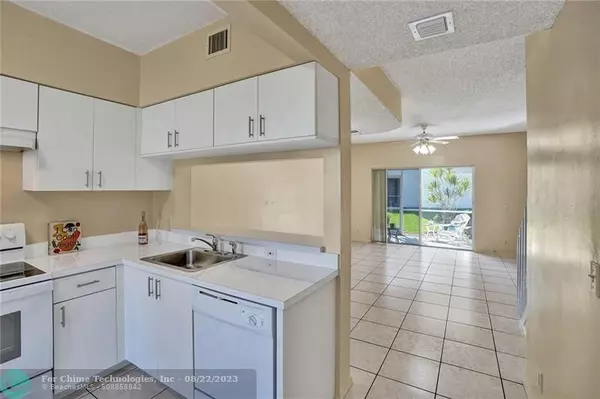 Weston, FL 33326,74 Whitehead Cir  #74