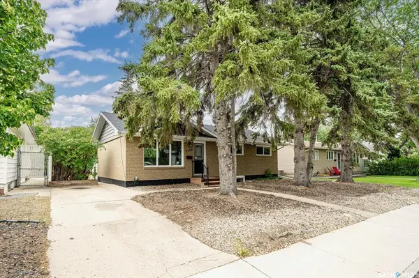 2129 Ewart AVENUE, Saskatoon, SK S7J 1X8