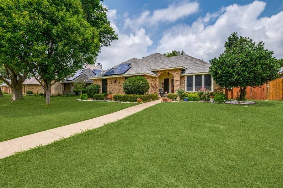 807 Dawson Street, Cedar Hill, TX 75104