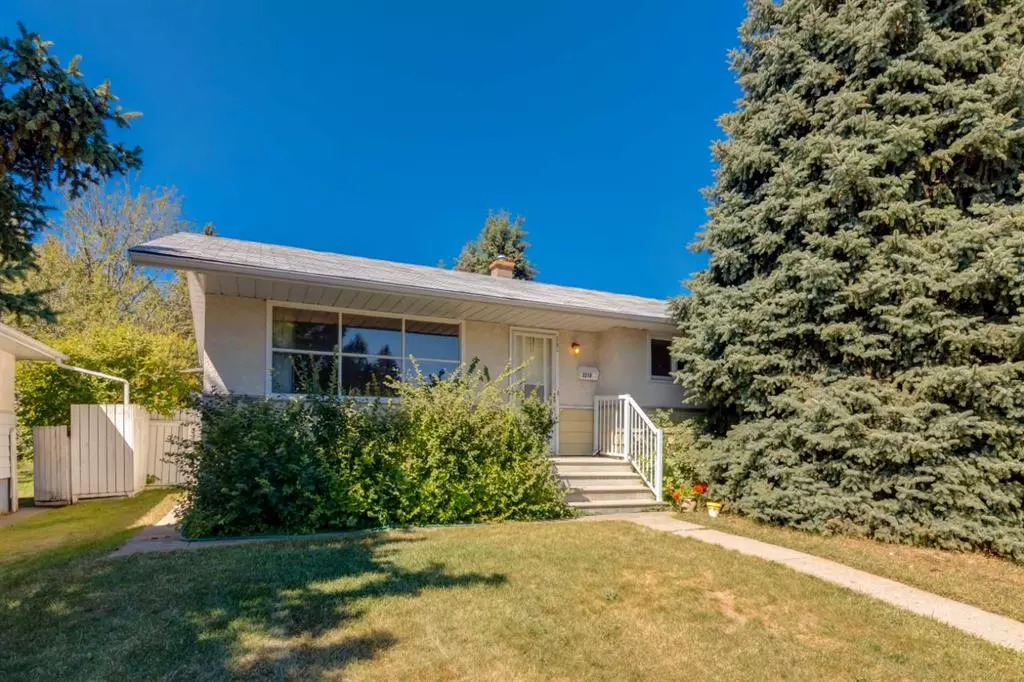 Calgary, AB T3E 3P3,3319 43 ST SW