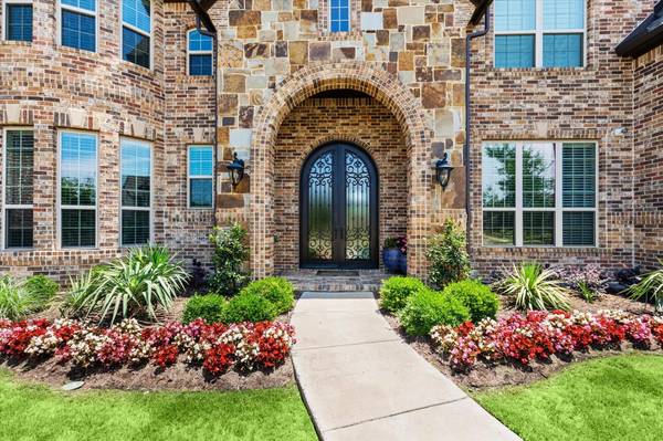 6805 Strauss,  Colleyville,  TX 76034