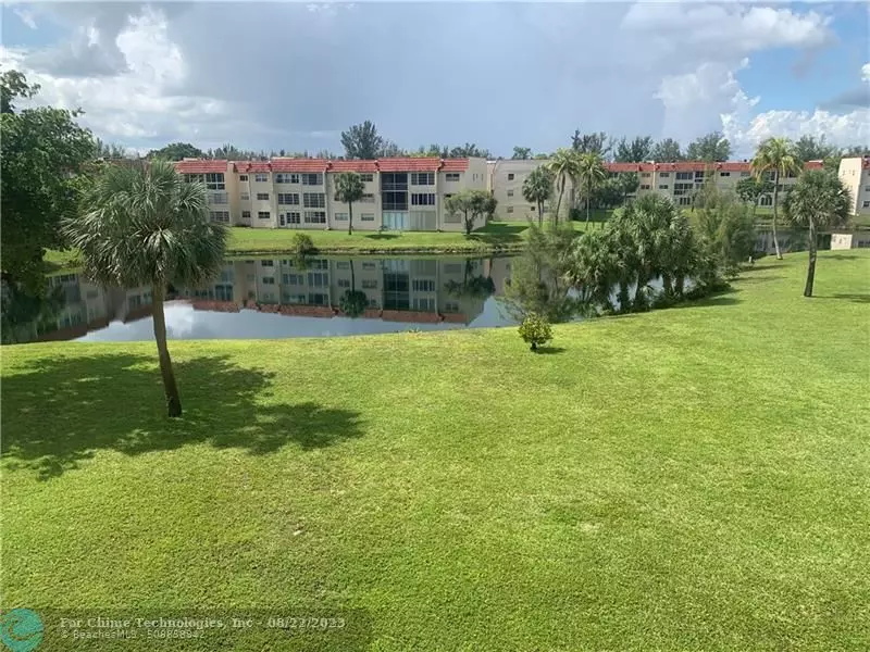 Sunrise, FL 33322,7960 Sunrise Lakes Dr N  #304