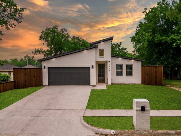 1709 Hemphill Street, Greenville, TX 75401