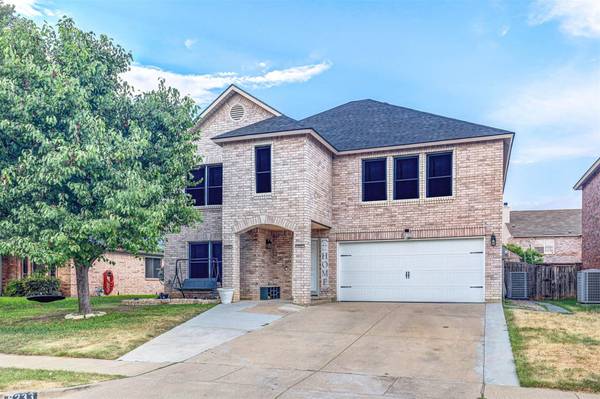 5233 Dillon Circle, Haltom City, TX 76137