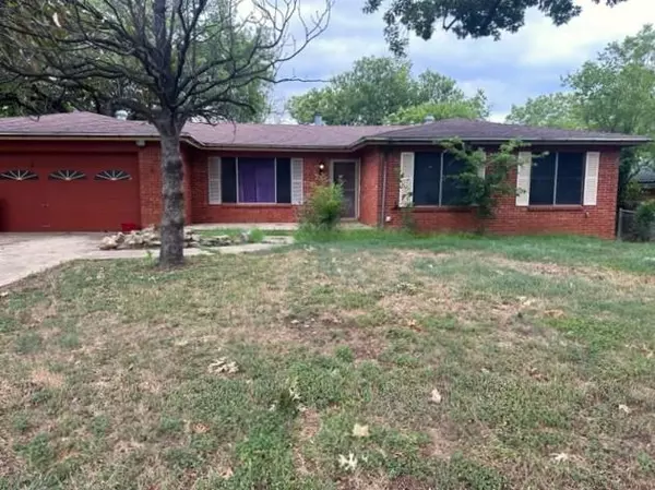 1210 Briarwood Drive, Cleburne, TX 76033