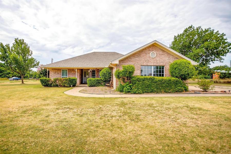 725 Ranch Road, Saginaw, TX 76131