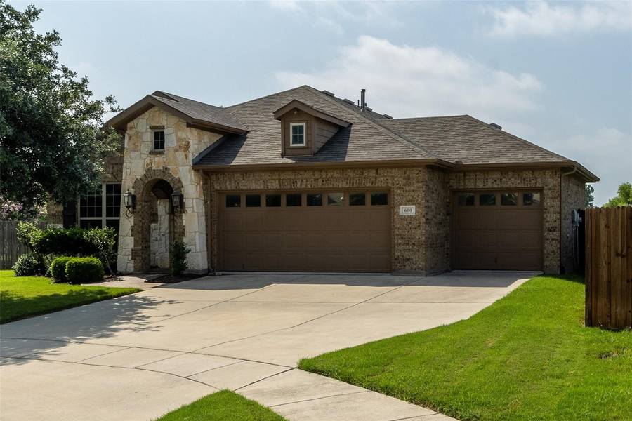 600 Sinclair Court, Arlington, TX 76002