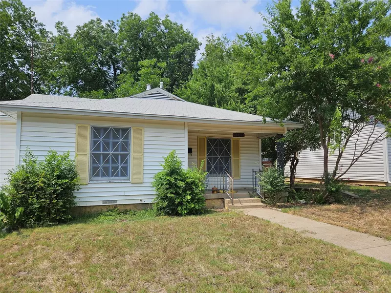 3504 W Gambrell Street, Fort Worth, TX 76133