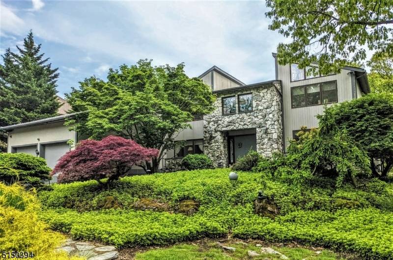 90 Rock Rd West, Green Brook Twp., NJ 08812