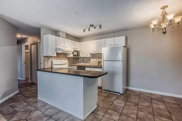 Calgary, AB T3A 3T5,1222 Edenwold HTS NW #1222