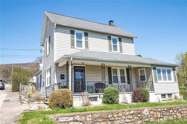 202 Oxford Street, Plainfield Twp, PA 18072