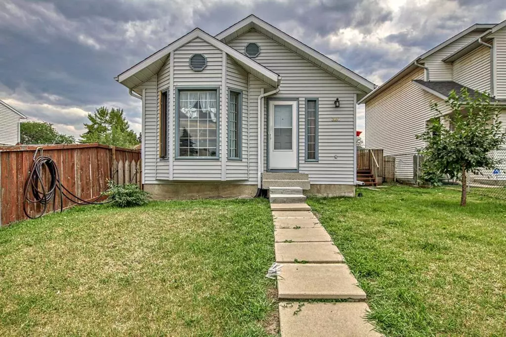 Calgary, AB T2B 2C7,3897 30 AVE SE