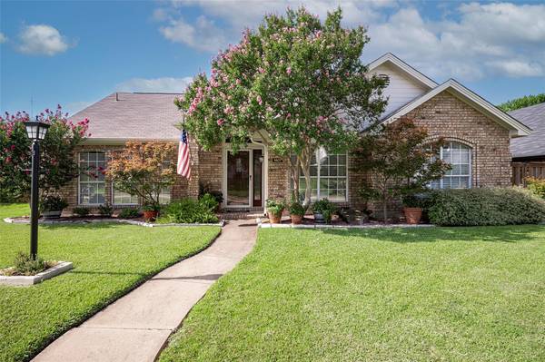 1407 Mapleview Drive, Carrollton, TX 75007