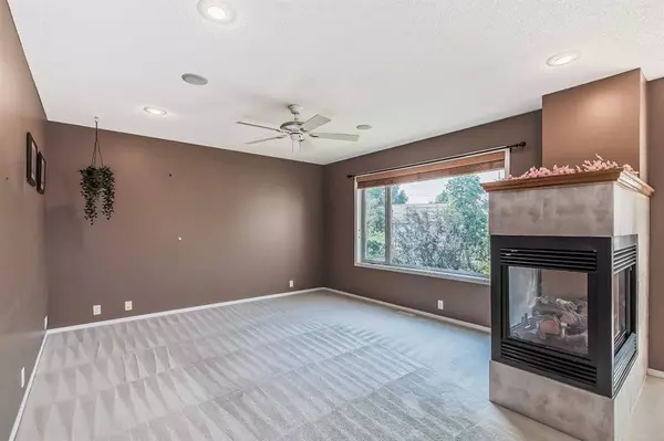 Calgary, AB t3h3m5,541 Sierra Madre CT SW