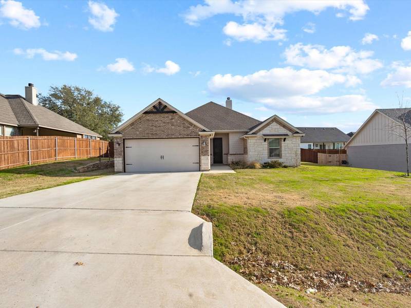 4002 Gallivant Drive, Granbury, TX 76049