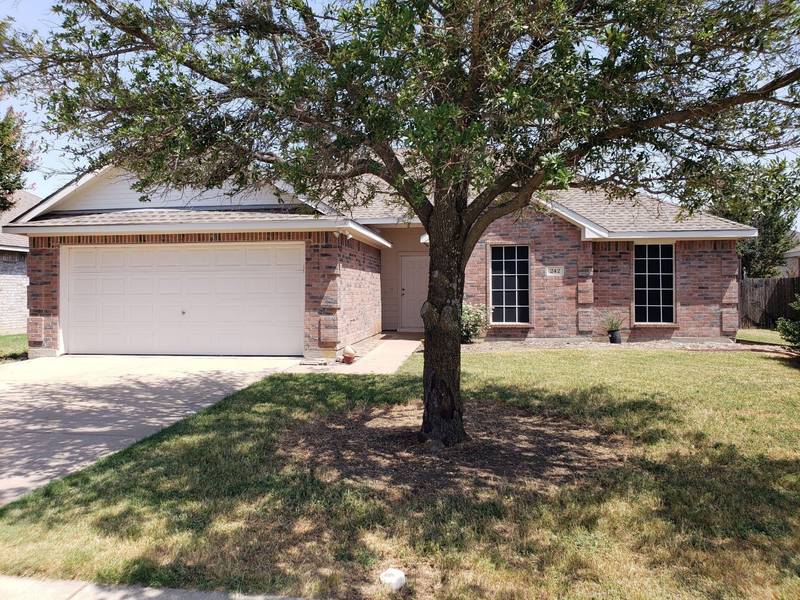 242 Chesterfield Circle, Waxahachie, TX 75165