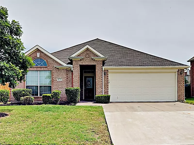 626 Blue Sky Drive, Arlington, TX 76002