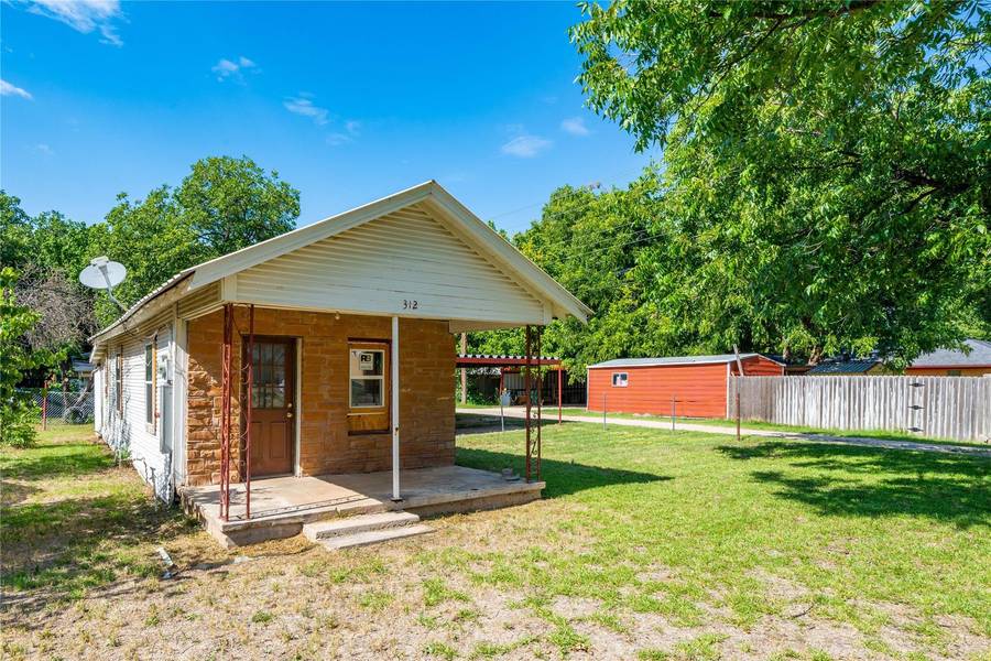 312 N 3rd Street, Clyde, TX 79510